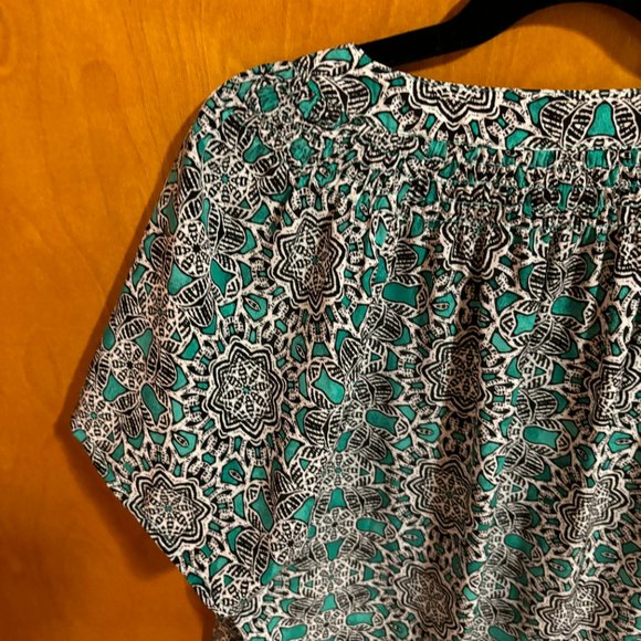 DANA Buchman Black and Green V-Neck Blouse sz M - Picture 11 of 13